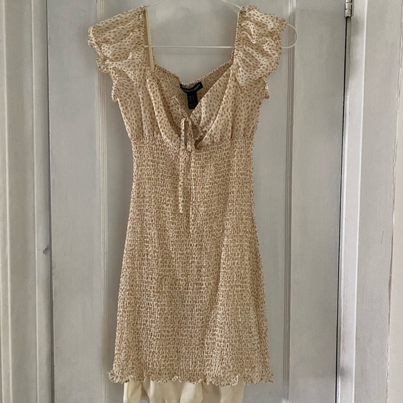 Short Sleeve Sweetheart Neck with Tie Detail Tan Spotted Body-con Dress - Picture 1 of 10